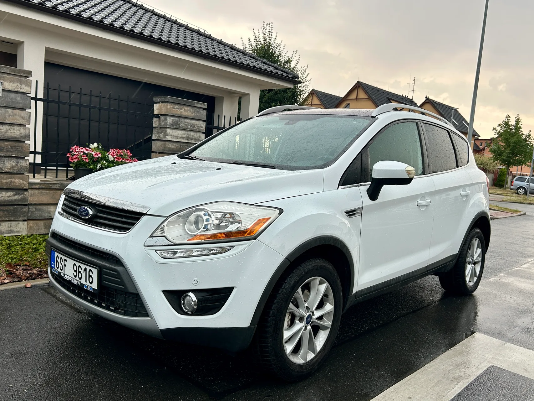 FORD KUGA 4x4 2.0 TDCi / 120kw / 2012 / TOP 2012